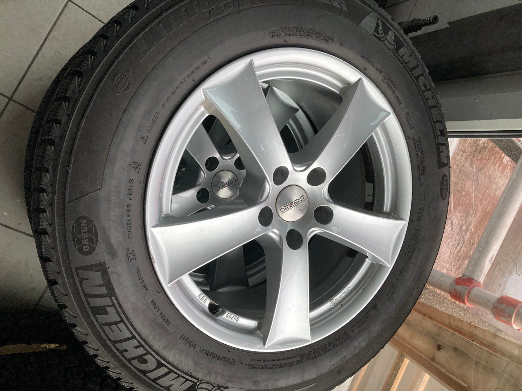 Audi Pneumatici & Ruote complete: Audi Q5 Winterräder 235/65R17 – Usato da Cham venduto da WB2223 2