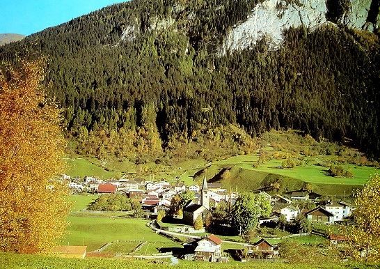 Ansichtskarten: ZILLIS mit der Kirche St. Martin – Gebraucht aus Jona von philajona