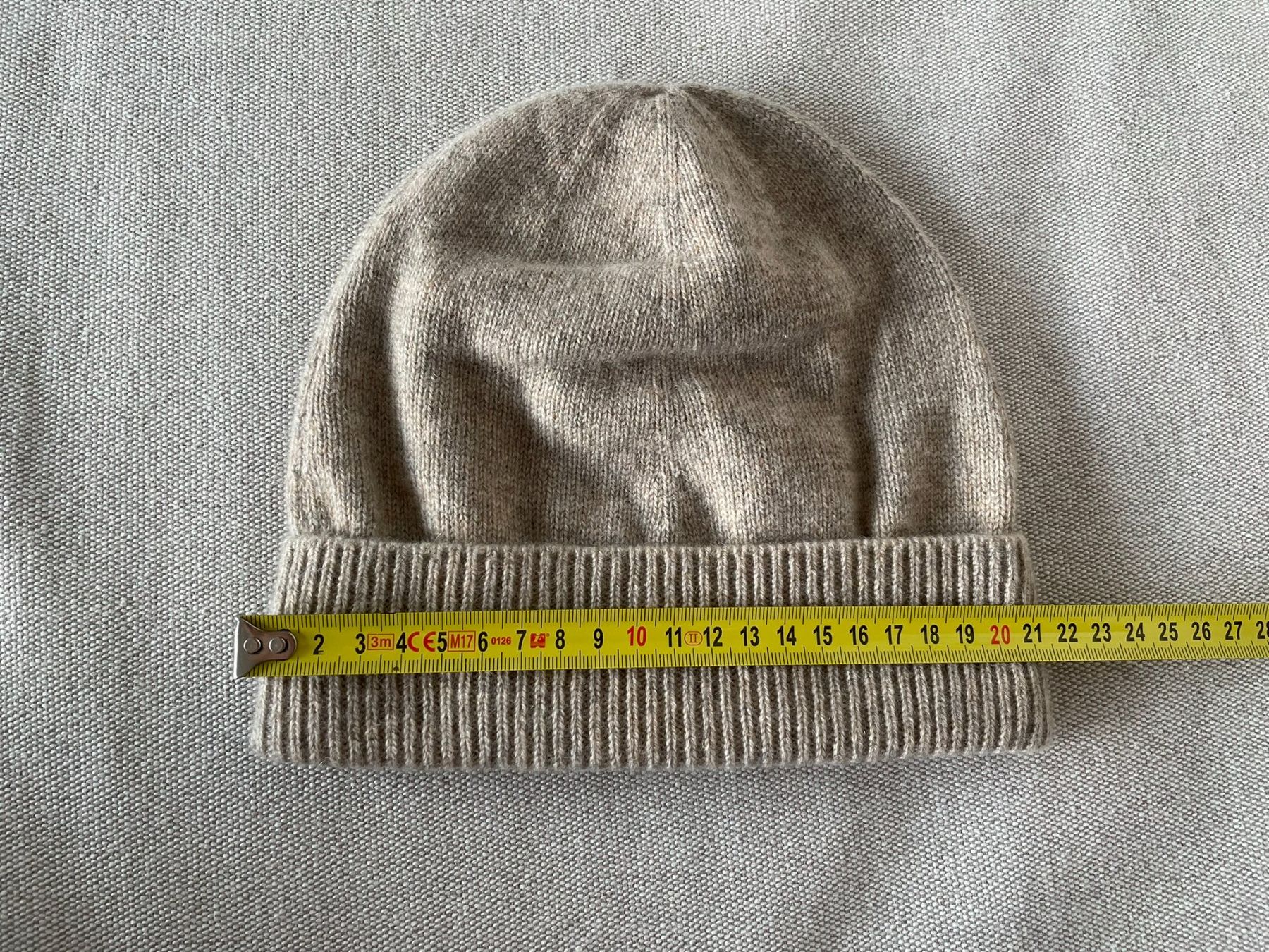 Hüte, Mützen & Caps: Bonnet d’hiver Eric Bompard 100 % cachemire beige clair – Gebraucht aus Lausanne von mg_e 1