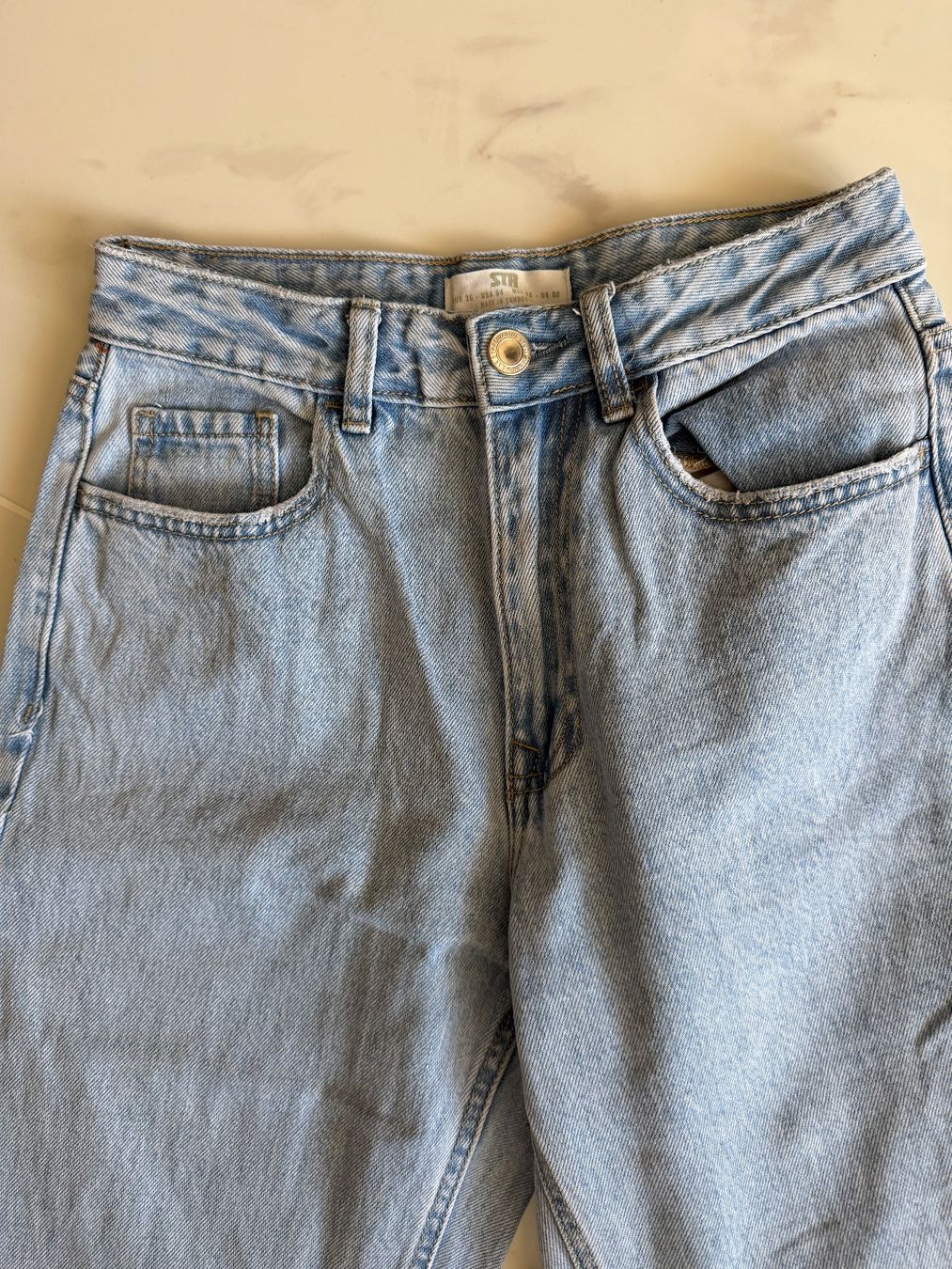 Stradivarius Jeans: 2 Stradivarius Jeans, hellblau, Grösse 36 – Usato da Arch venduto da ellaisa84 1