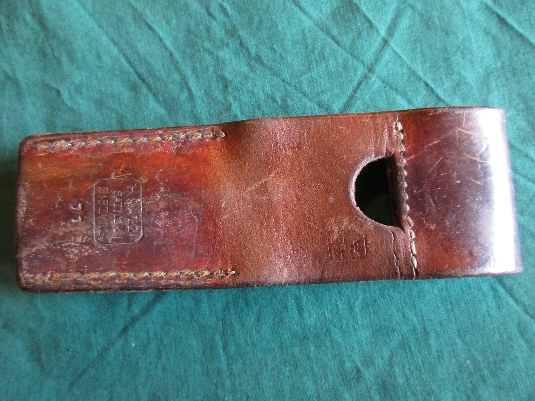 Schweizer Armee Ausrüstung & Ersatzteile: Bajonetthalter 1971 – Gebraucht aus Bowil von  1