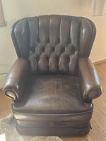 Vintage Leder-Ohrensessel braun | Chesterfield-Look