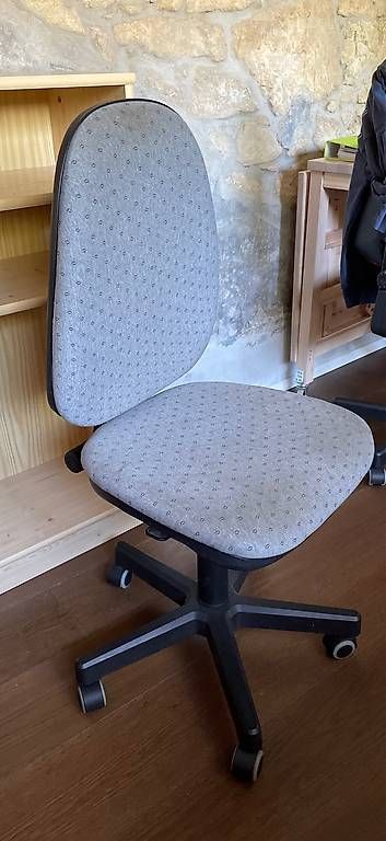 Stühle: À donner chaise de bureau  – Gebraucht aus Faoug von rocamadou