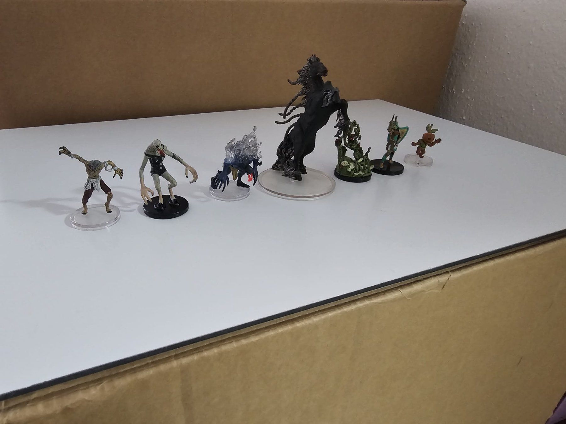 Spielzeuge: DnD/Pathfinder Mini-Box – Gebraucht aus Gerlafingen von Frog_warrior