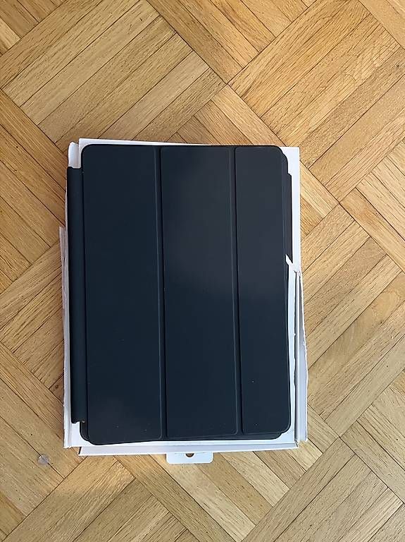 Coques & Sacs: Schwarzes Cover iPad 6 und 7 Gen – D'occasion à Zürich par gio_c7wd