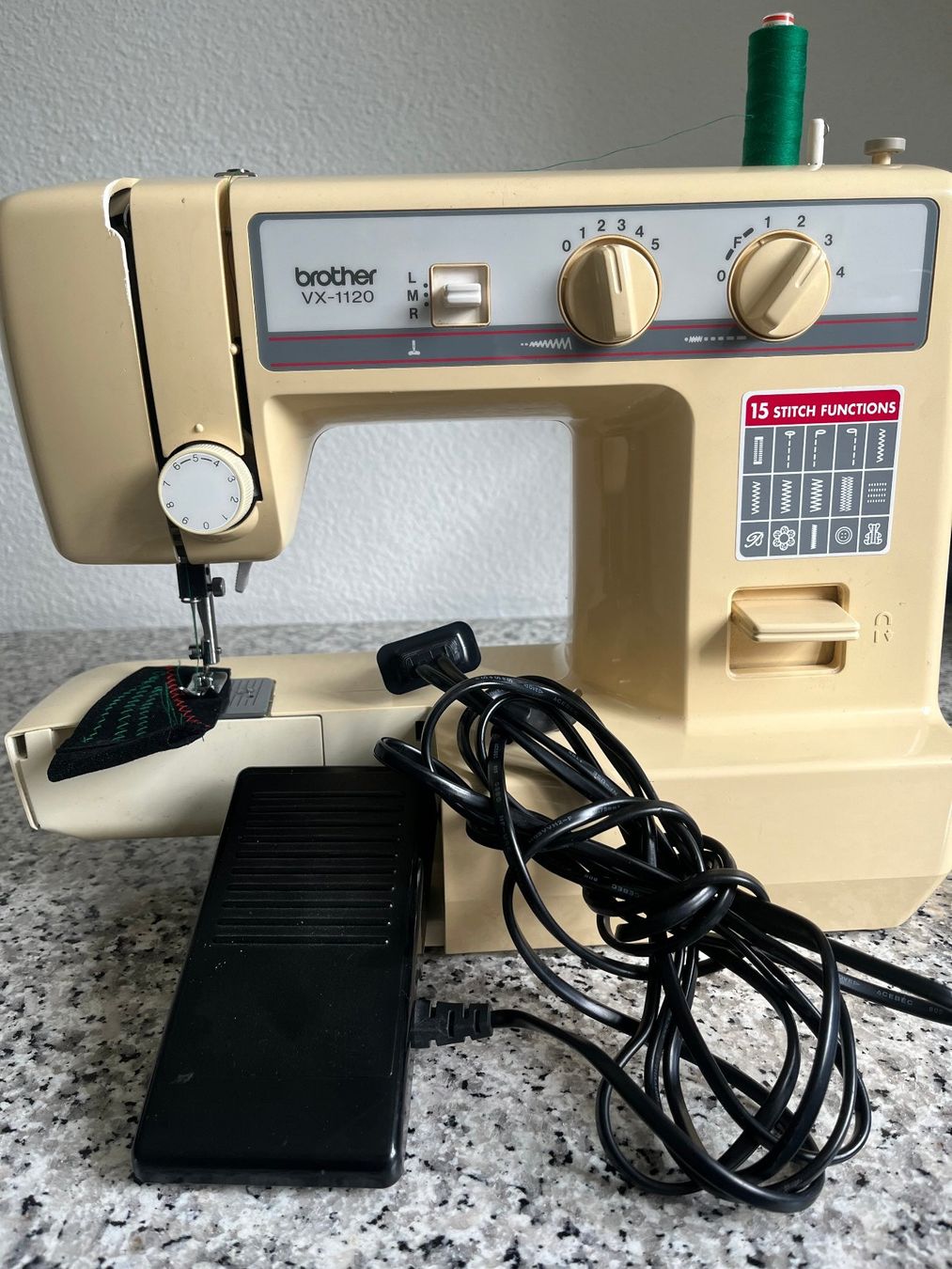 Brother Macchine da cucire: Frisch rev. Brother-Maschine – Usato da Wettingen venduto da PriskaZ05
