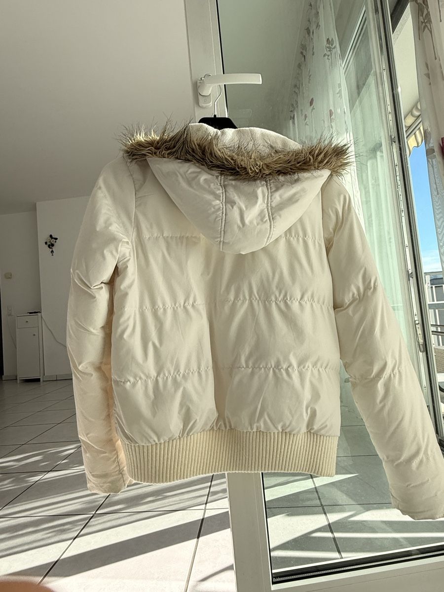 Jacken: Damen Winterjacke mit Kapuze  – Gebraucht aus Kloten von skit87 2