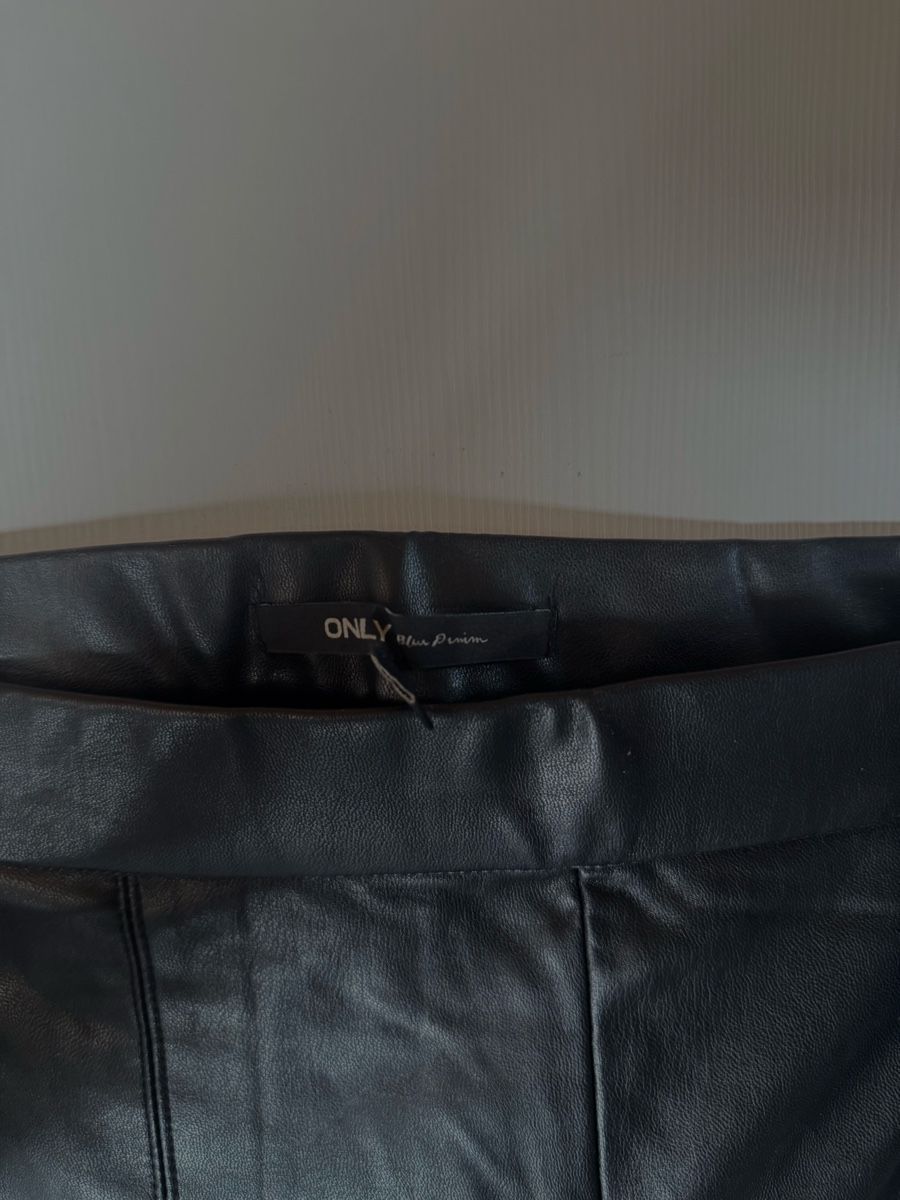 Only Pantaloni: Skinny Lederhose – Usato da Regensdorf venduto da cfa_2j6l 1
