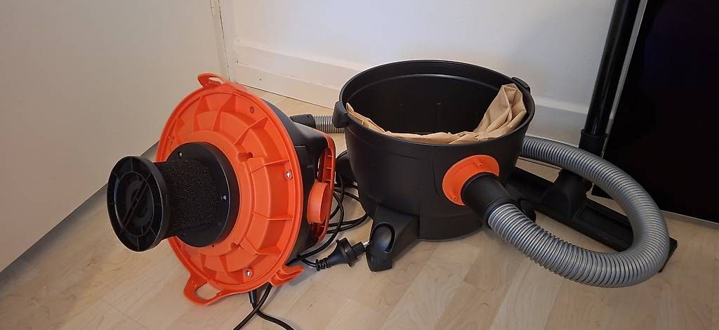 Aspirapolveri & Accessori: BLACK+DECKER Werkstatt-/Industriestaubsauger – Usato da Birmenstorf AG venduto da nic_56cd 2