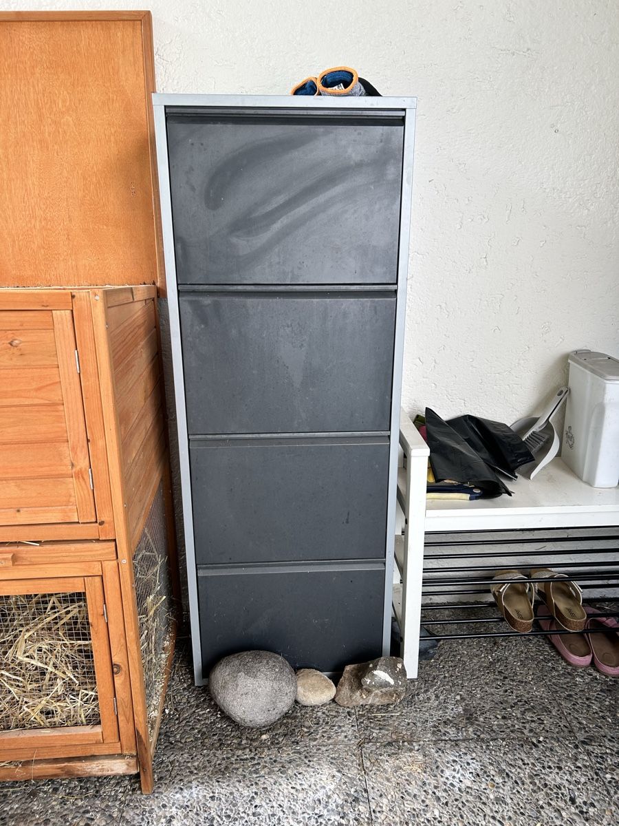 Armadi: Schuhschrank  – Usato da Zürich venduto da Spurlos123