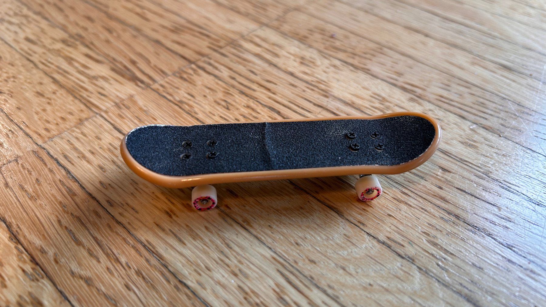 Skateboards: Fingerboard mit Halfpipe Bowl – Usato da Zürich venduto da Ricardo-Veteran 2