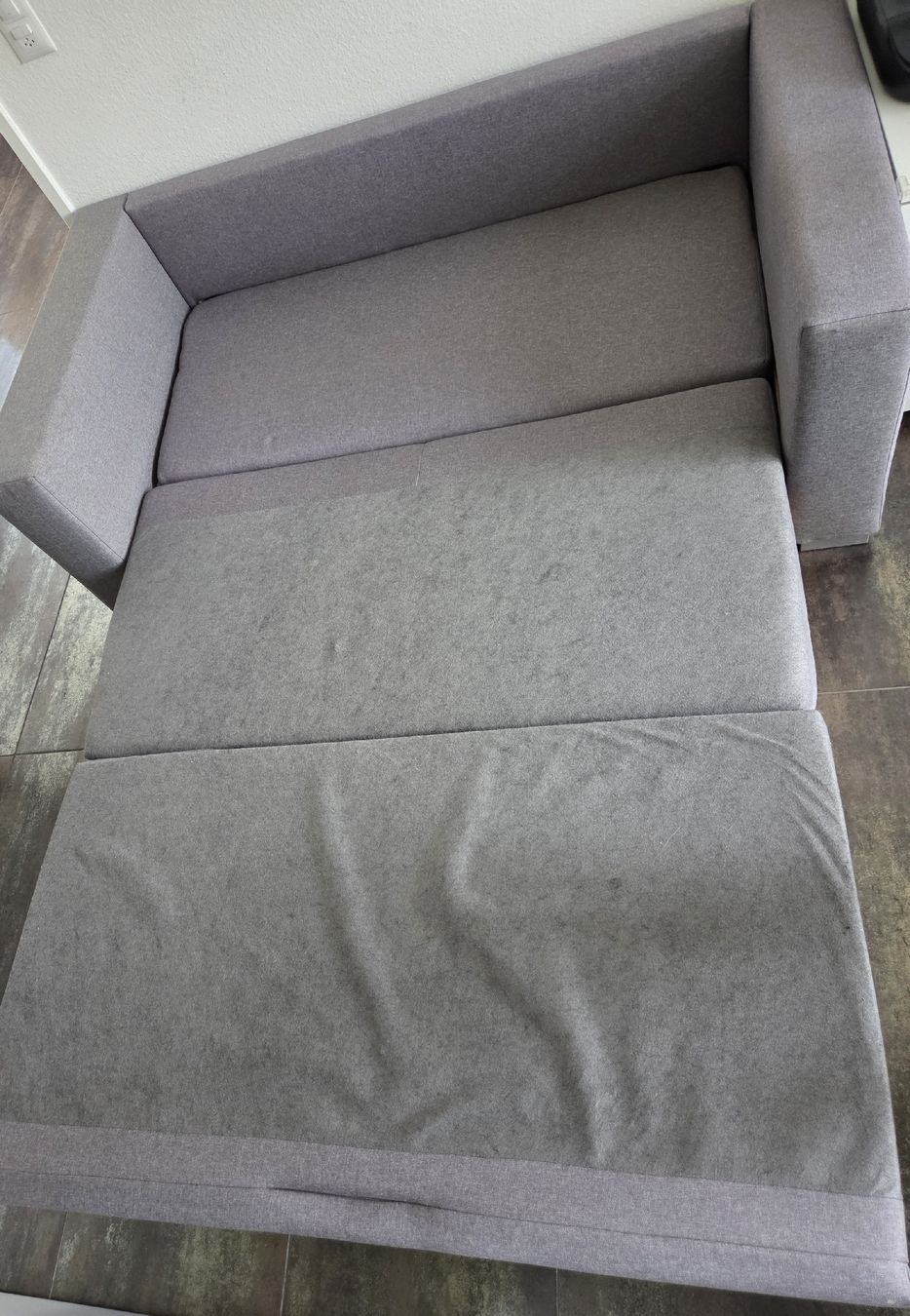 Sofas: Graues Sofa / Schlafsofa / mit Schlaffunktion – Gebraucht aus Basel von mruffcia155 1