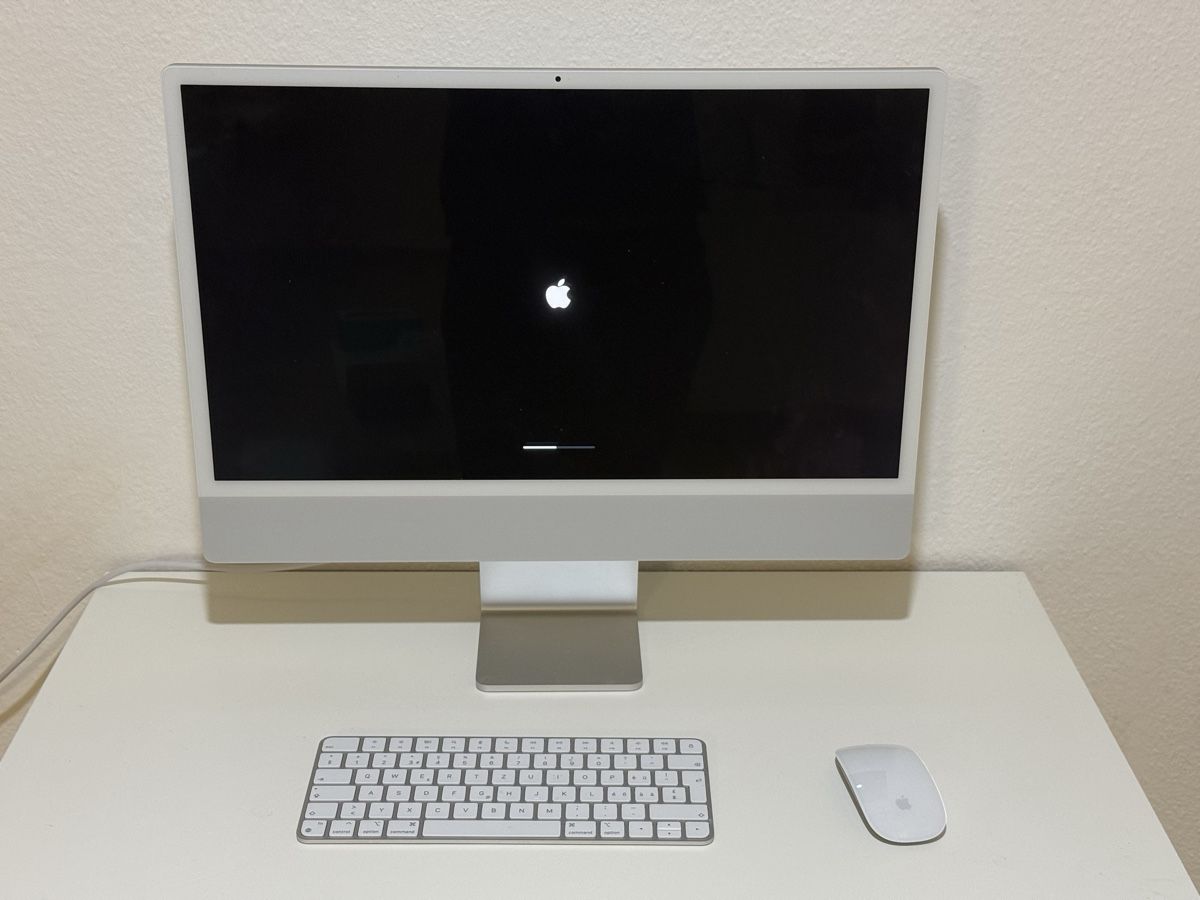 Apple PC: iMac 24“ M3 Chip, 256GB – Nuovo (secondo la descrizione) da Würenlingen venduto da stojoski96 1
