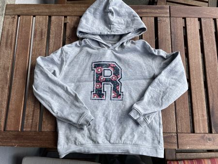 La Redoute Hoodie, Gr. 140/146, Grau mit "R"🌷