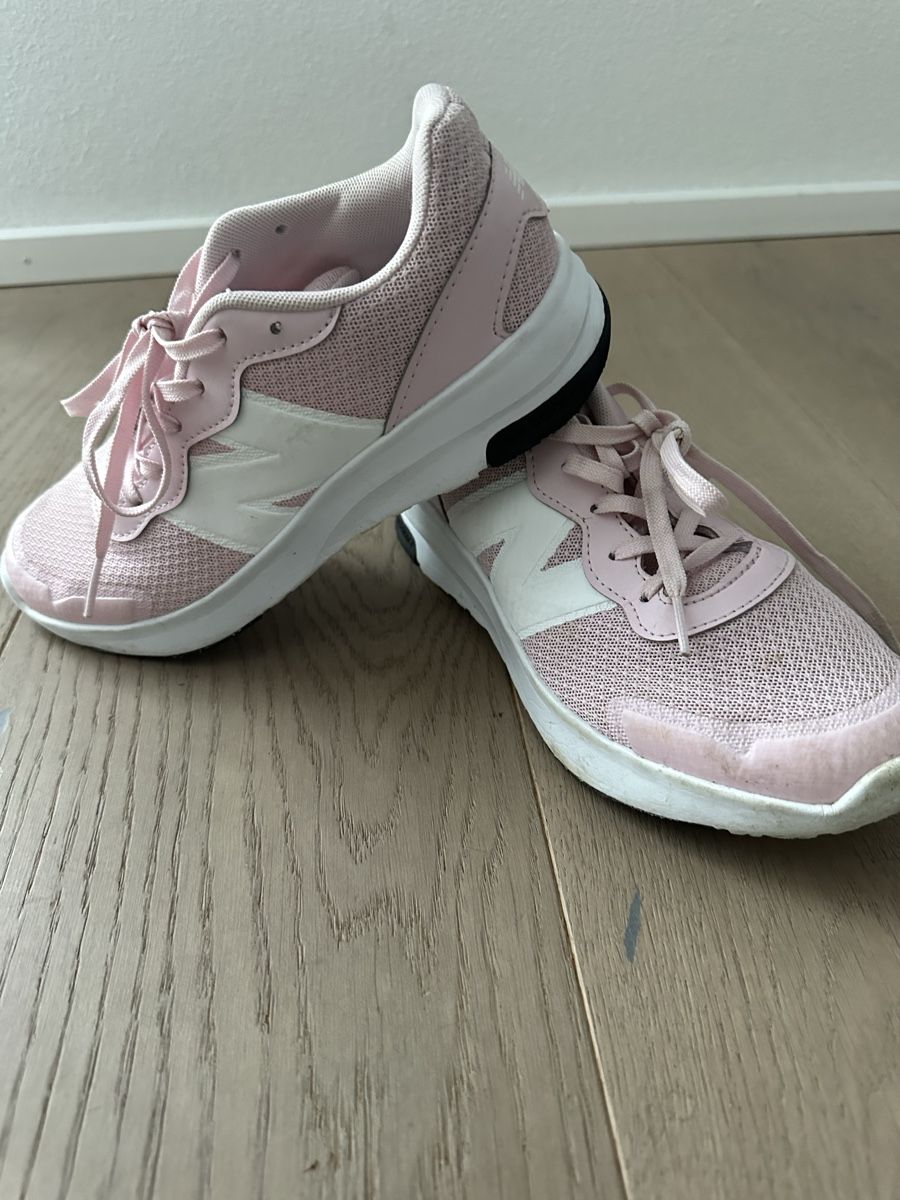 New Balance Chaussures filles: New Balance – D'occasion à Embrach par chr_r6sh
