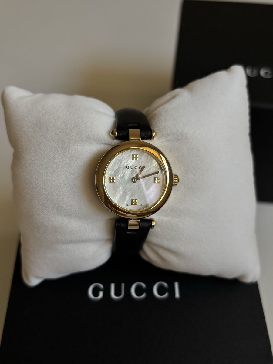 Gucci Uhren: Montre Gucci  – Neu und originalverpackt aus La Chaux-de-Fonds von Titine. 2