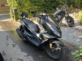 Honda pcx + couverture Tucano 