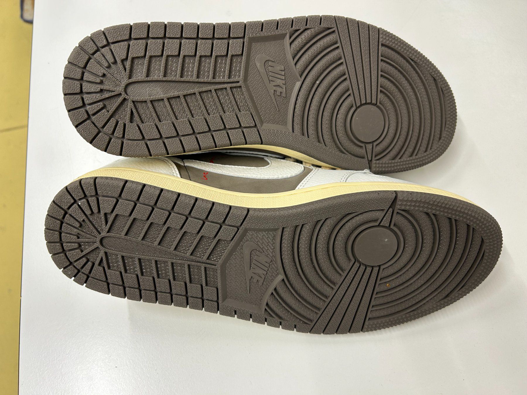 Nike Scarpe da uomo: Herren Turnschuh Nike Air Neu Grösse EU 43 – Nuovo (secondo la descrizione) da Schafisheim venduto da Hene076 2