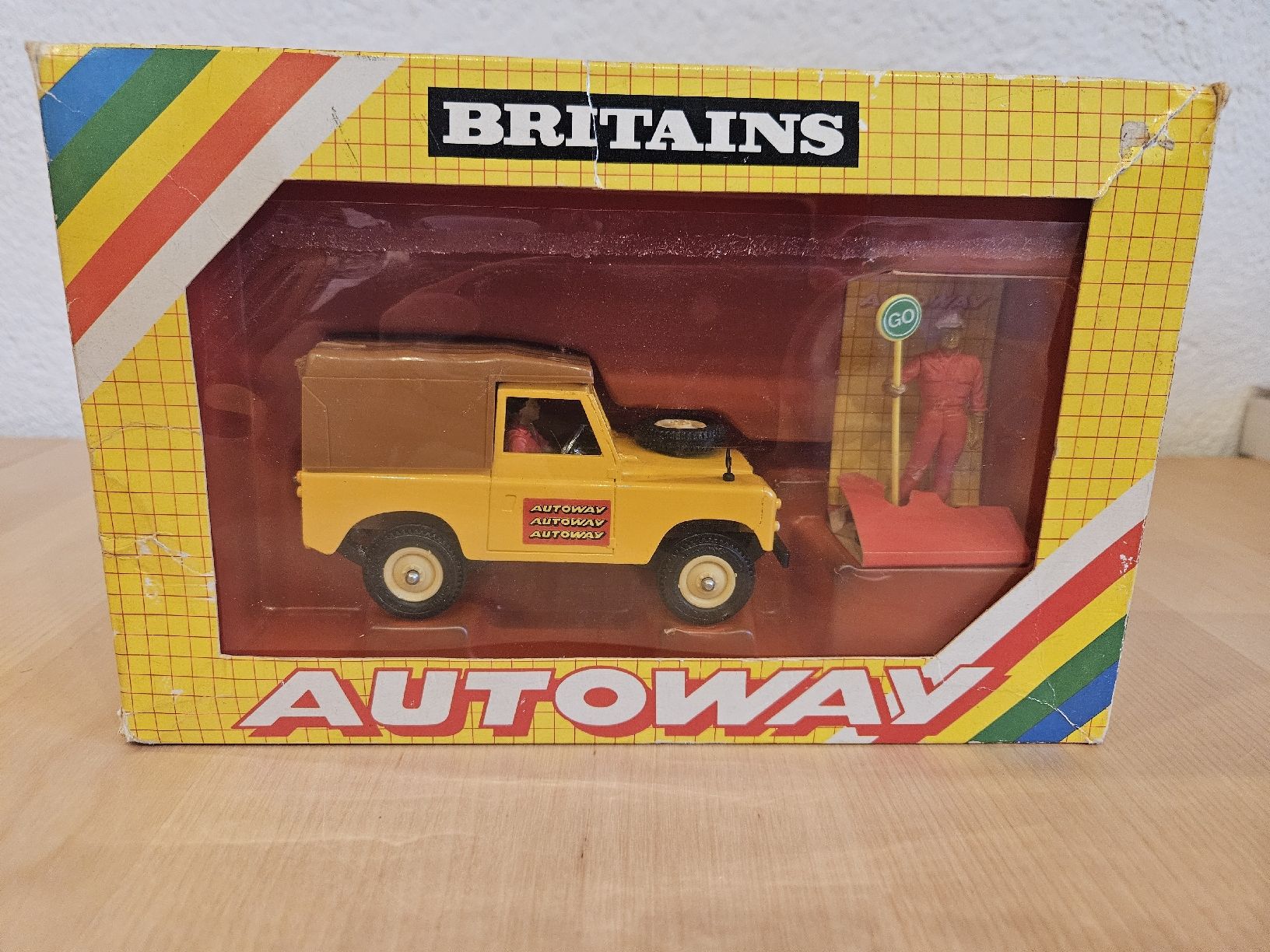 Britains Kit di modellismo & Modellini statici: Land Rover Britains Autoway au 1:32 – Nuovo e nell'imballaggio originale da Berolle venduto da ford8830 3