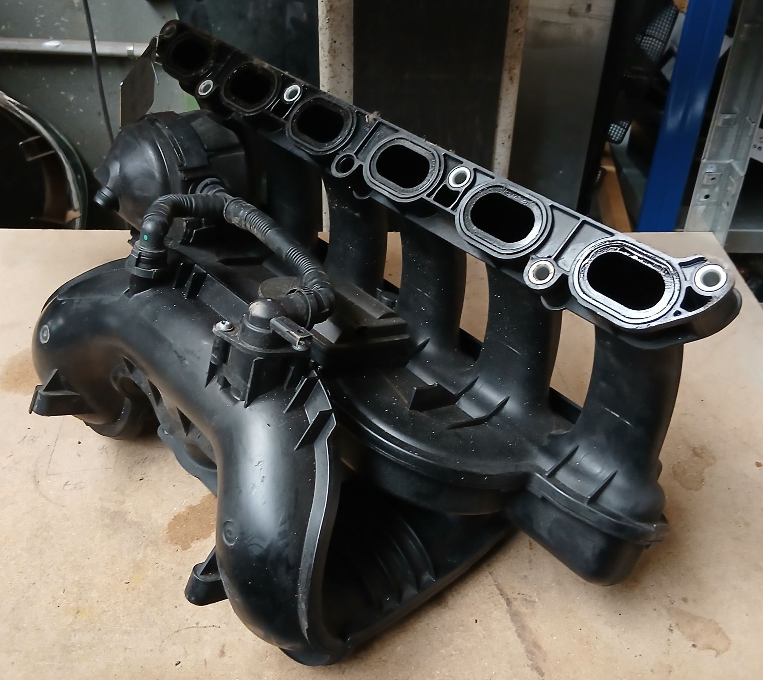 BMW Tutti pezzi di ricambio auto: Admission BMW E90 E91 325 – Usato da la heutte venduto da Auto-stock 2