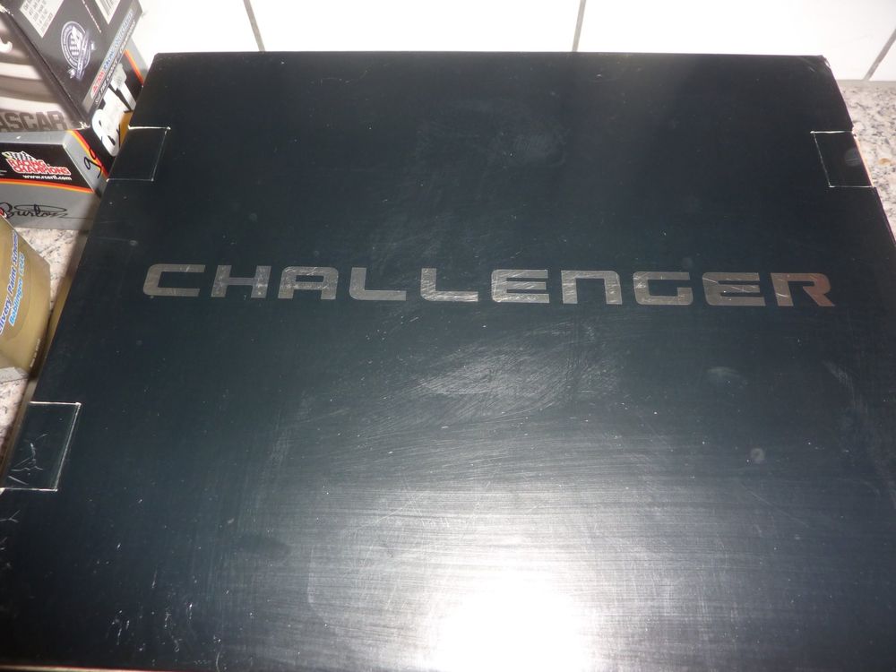 DODGE CHALLENGER SET (Gebraucht) in Balsthal für CHF 220 – mit ...