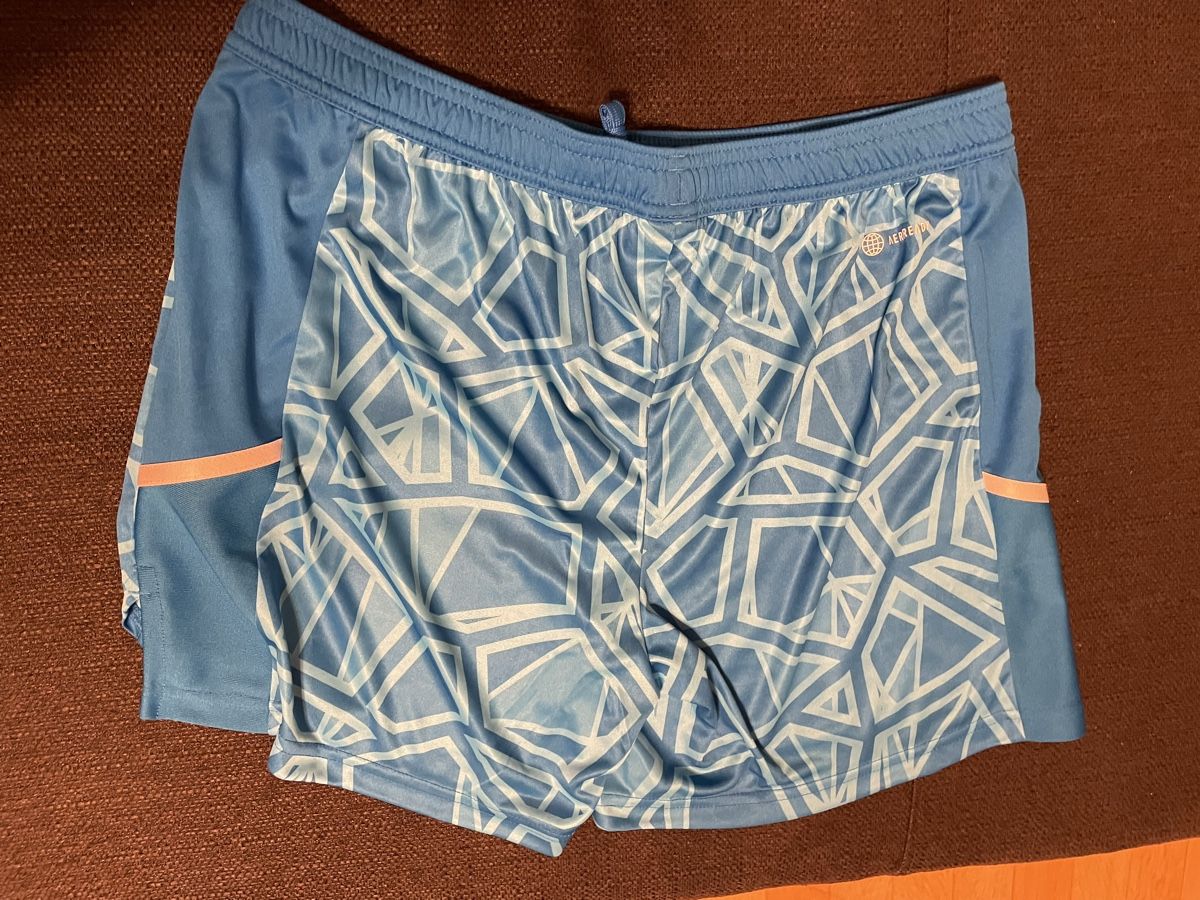 Adidas Lotti di vestiti: Adidas Shorts New – Nuovo (secondo la descrizione) da Meilen venduto da val_tsv8 2