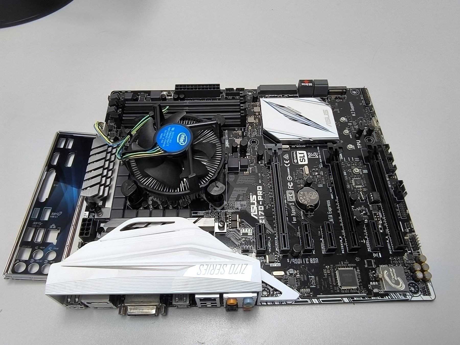 Asus Schede madri: Mainboard mit Prozessor – Usato da Wald ZH venduto da 89kingle 3