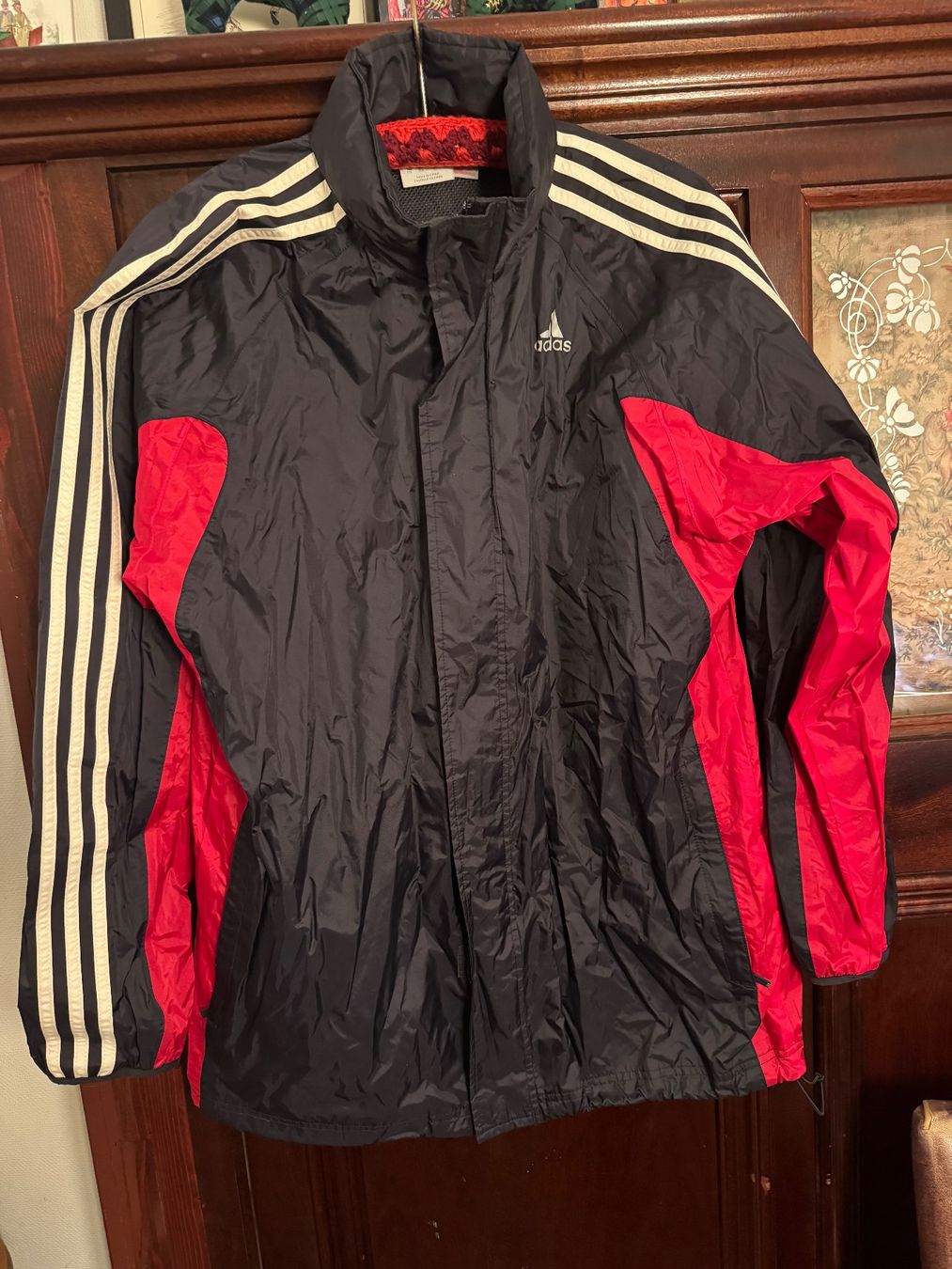 Adidas Giacche: Adidas Jacke mit Kapuze – Usato da Obfelden venduto da cesarina10