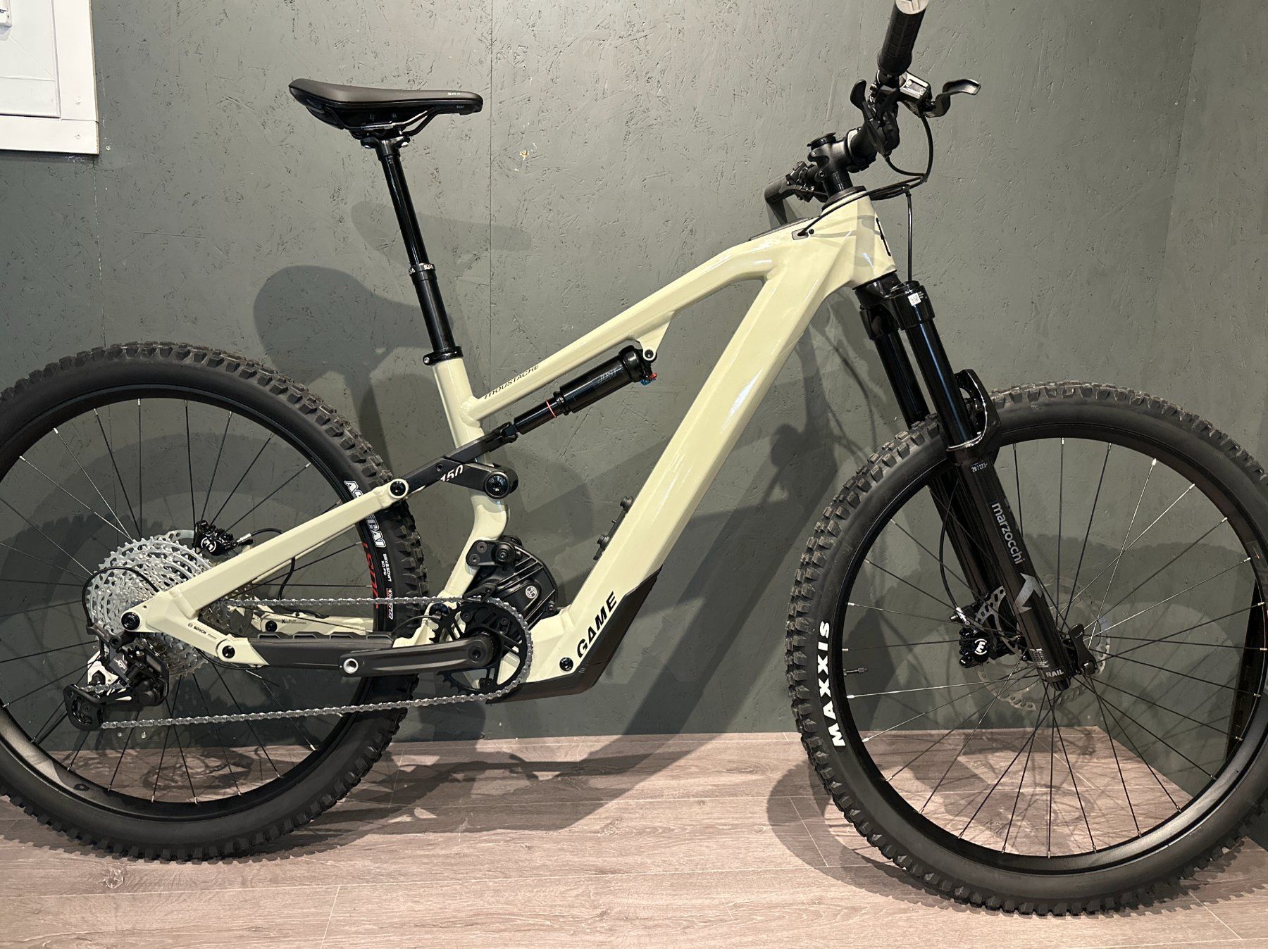 Moustache Velos: Moustache Game 150.6 taille M – Neu und originalverpackt aus Borex von b-cycle