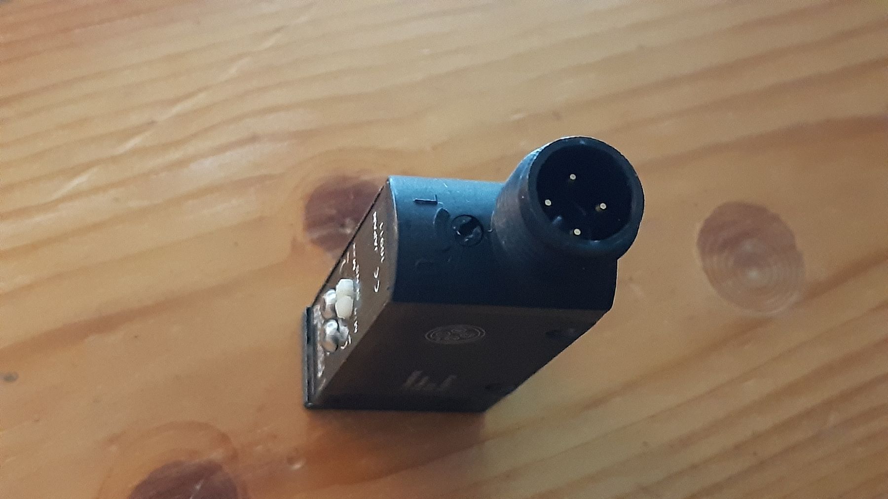 Componenti elettronici: Omron Lichtschranke E3S-AR36, NEU, inkl. Reflektor – Nuovo (secondo la descrizione) da Oey venduto da Parkplatzbrocki 2