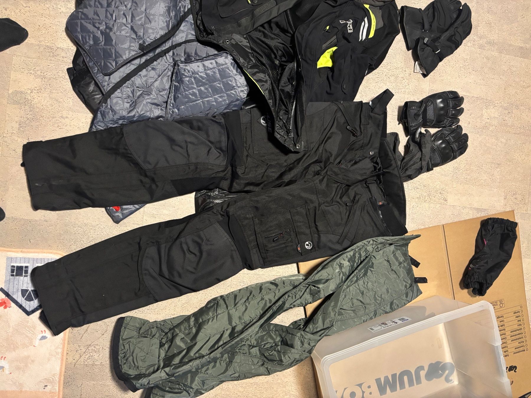 Lotti di vestiti: Motorrad Bekleidung Set 190cm/schlank – Usato da Lyss venduto da earl17 1