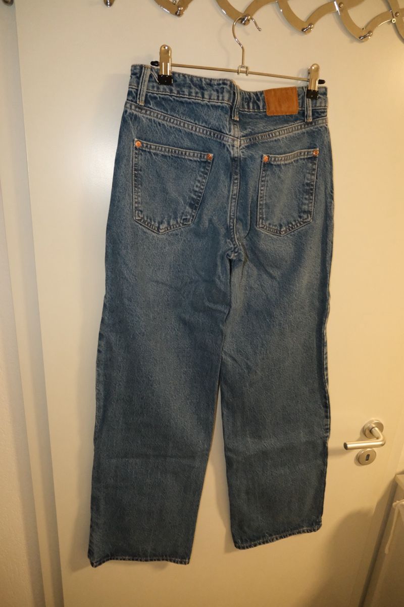 Zara Jeans: Jeans Zara blau – Nuovo (secondo la descrizione) da Steffisburg venduto da GianZurbruegg 1