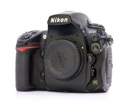Nikon D 700 avec 2 objectifs