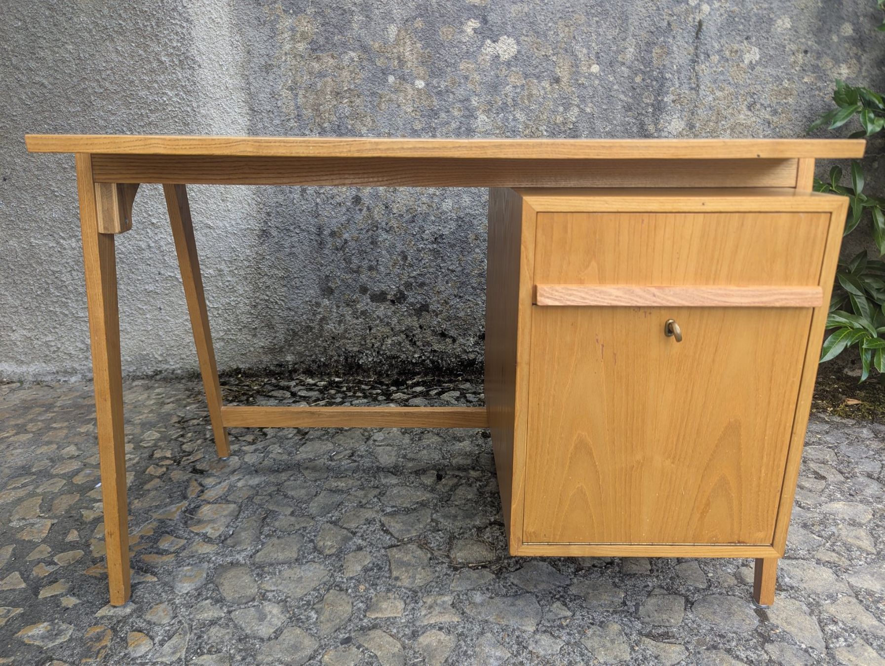 Schreibtische: Bürotisch – Gebraucht aus Biel/Bienne von Softef 1