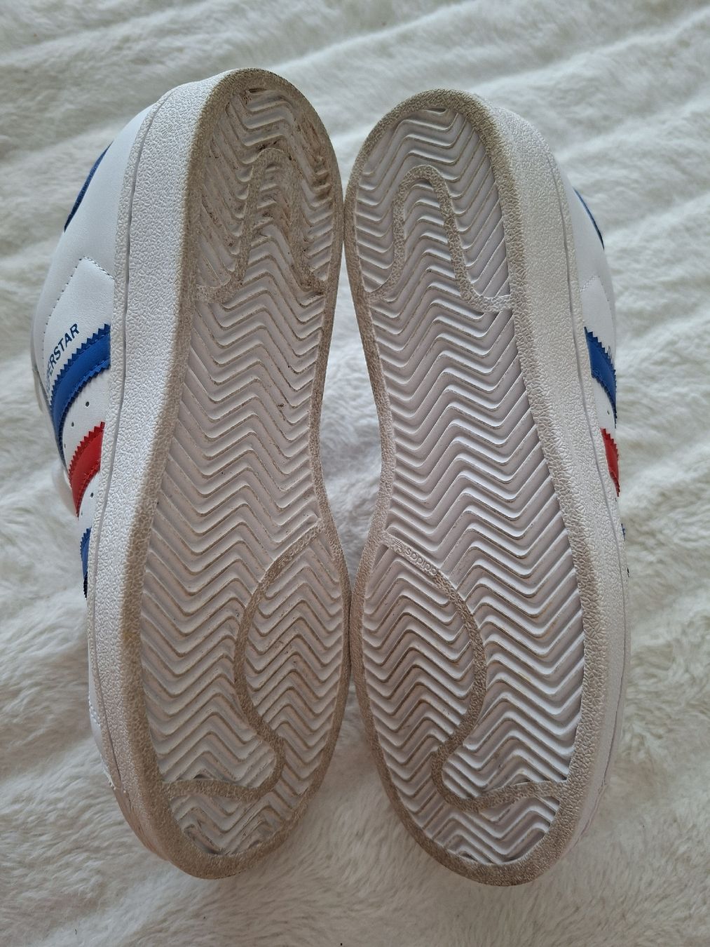 Adidas Scarpe da donna: Baskets Adidas Superstar blanc rouge bleu taille 36 – Usato da Renens VD venduto da ser_j2fn 4