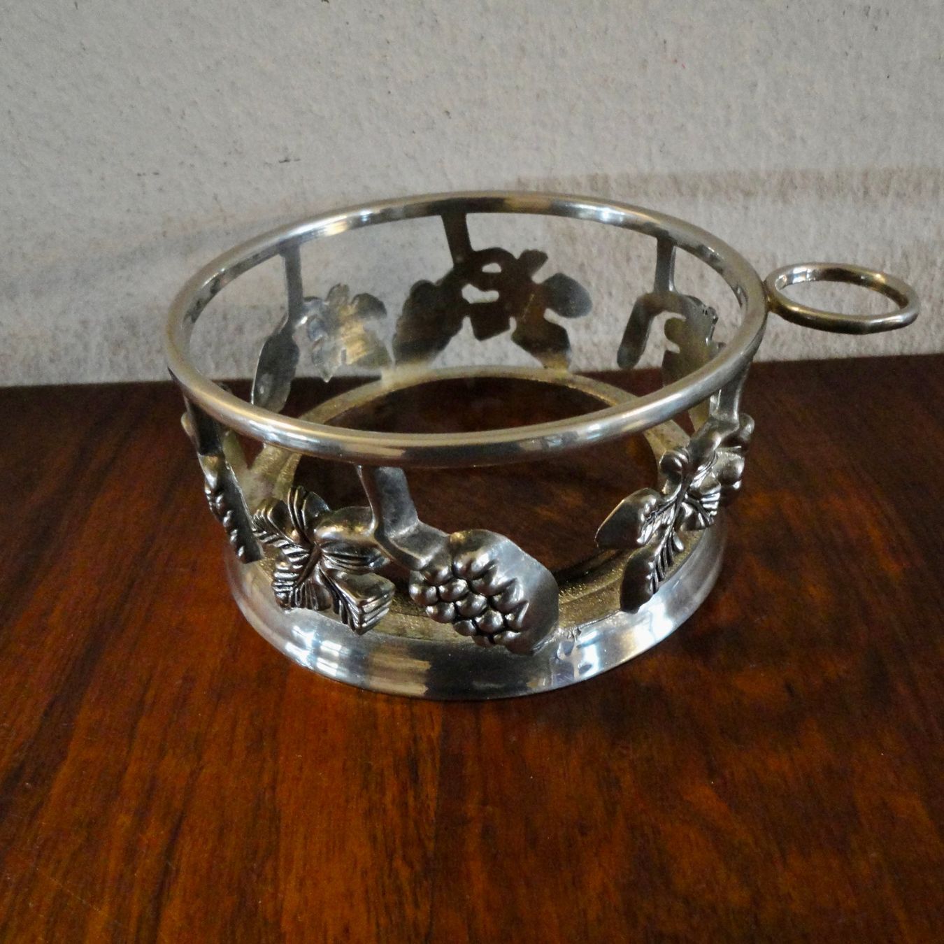 Wandhalterungen: Vintage Flaschenhalte, versilbert. – Gebraucht aus WÄDENSWIL von katti01