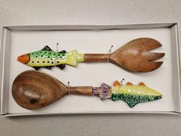 Hochwertiges Salatbesteck Fisch Motiv Mangoholz Grün Gelb