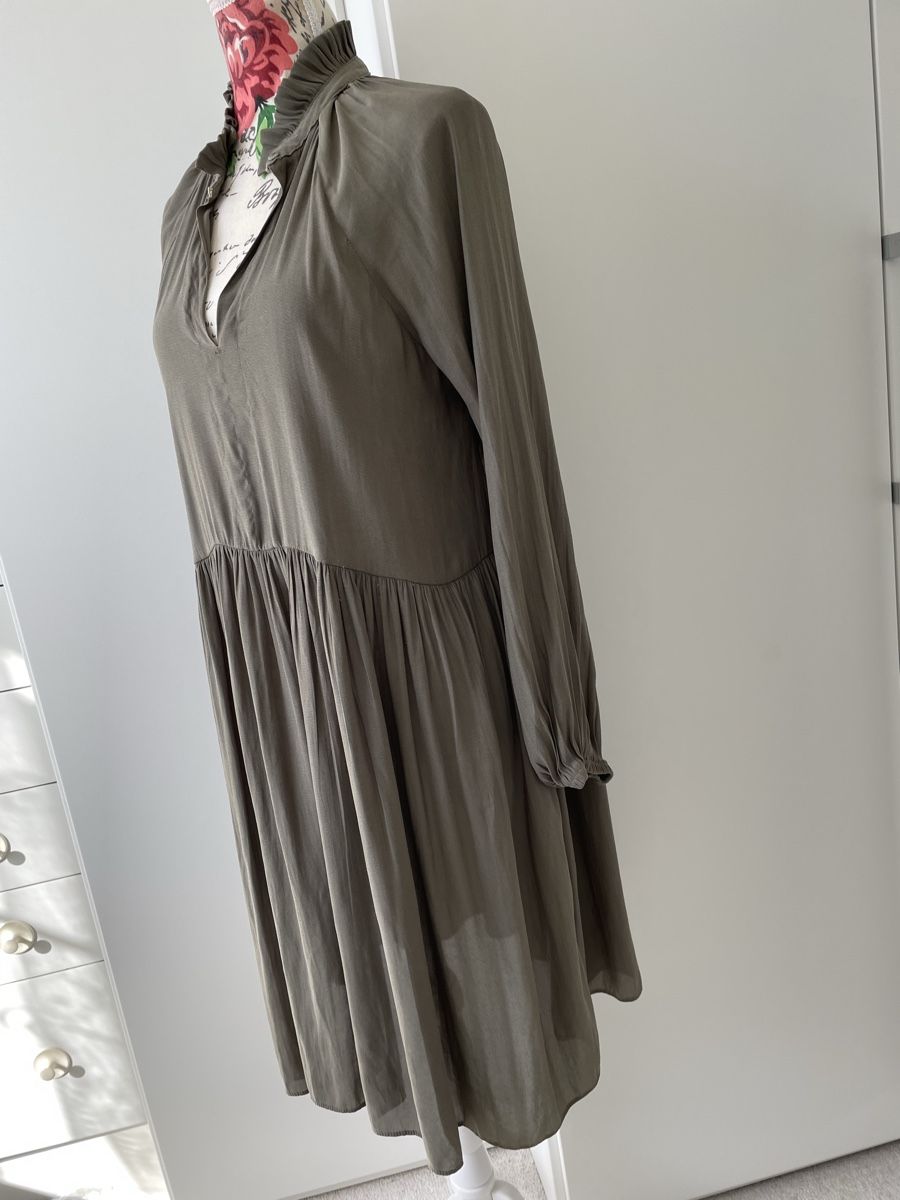 Vestiti: Kleid 38/40 SECOND FEMALE Olive – Usato da Zürich venduto da Pamuk04 2