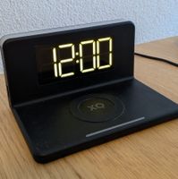Xqisit LED-Wecker mit kabelloser Ladefunktion (Qi)