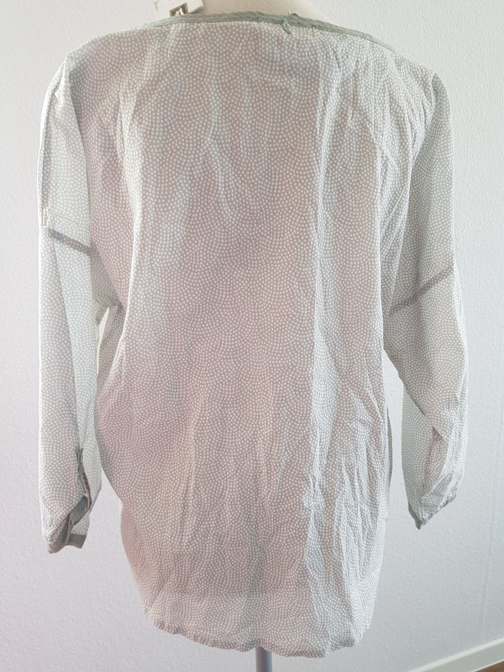 Nile Giacche: NILE.  Strickjacke u.Bluse GrL. Neu – Nuovo (secondo la descrizione) da Wetzikon ZH venduto da med_2y76 2