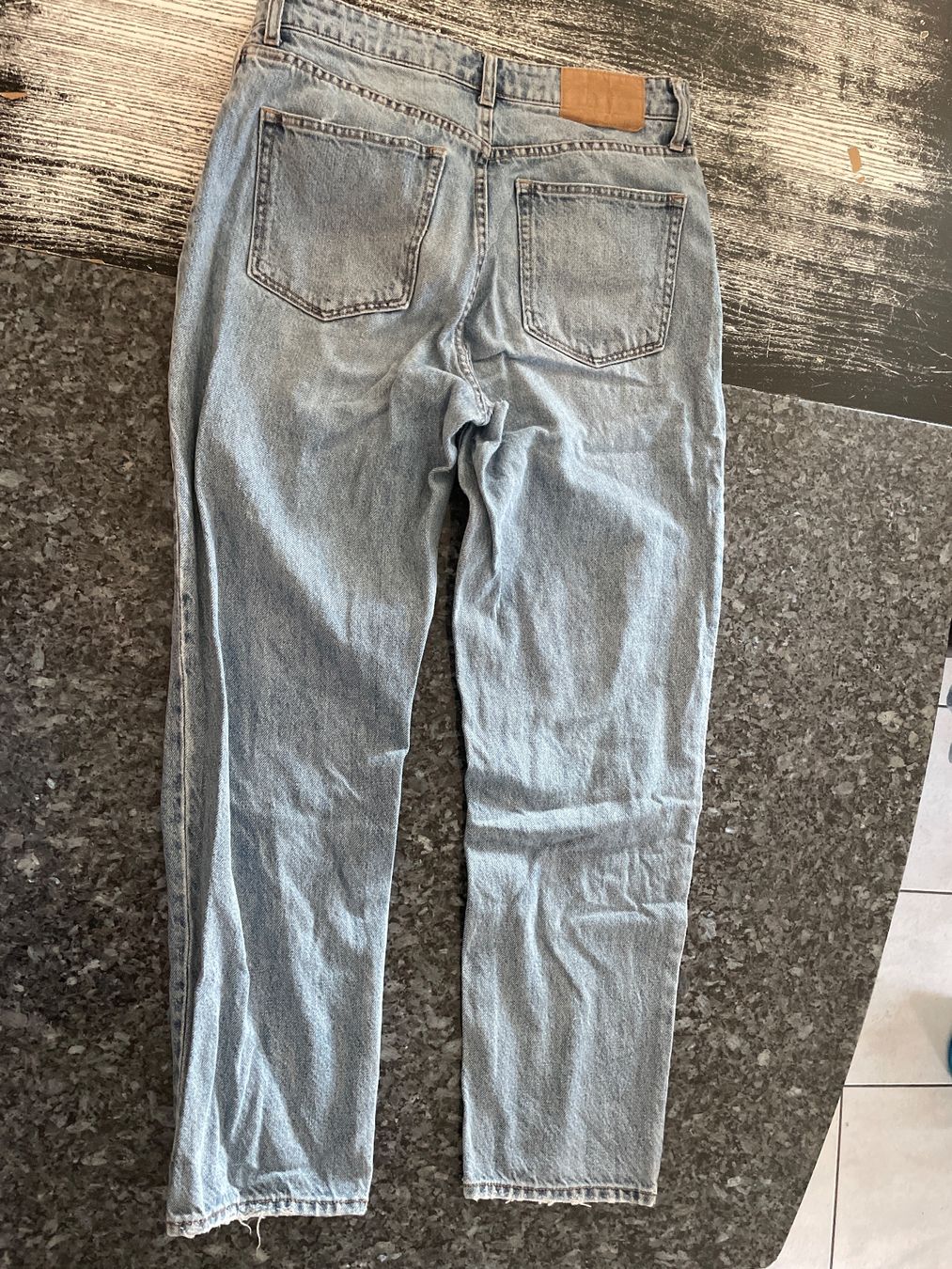 H&M Pantaloni: Jeans H&M EUR 40 – Usato da Schlossrued venduto da Julio25 1