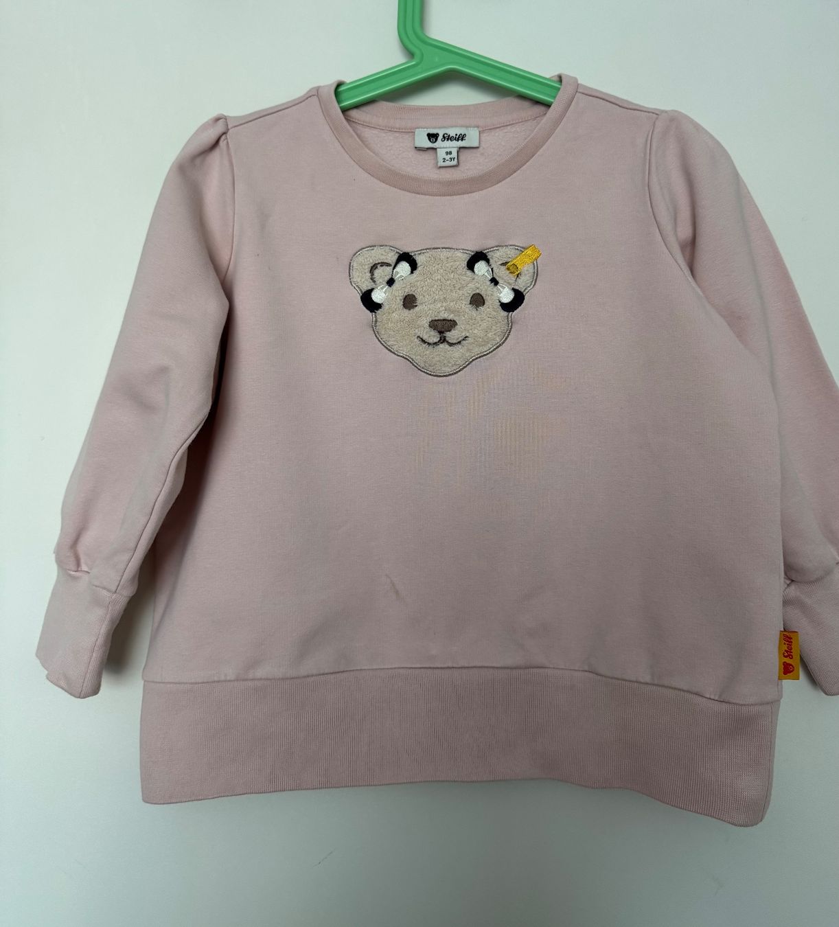 Steiff Pulls et sweat-shirts: Steiff Pullover rosa mit Bärchen Grösse 98 gebraucht – D'occasion à Horgen par Hotrova448