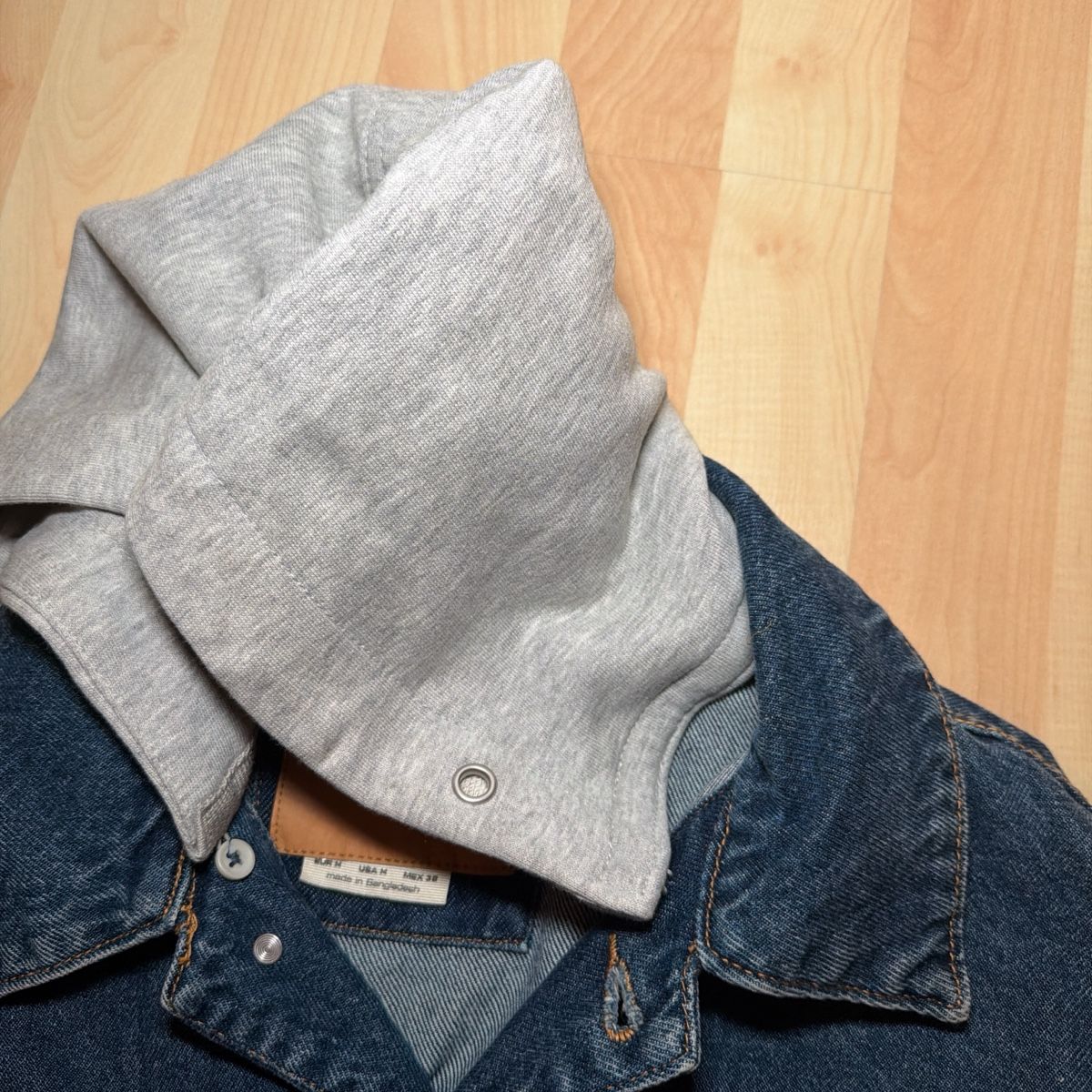 Pull&Bear Giacche: Pull&Bear Denim Jacket with Hood, Size M – Nuovo (secondo la descrizione) da St. Gallen venduto da ber_82p9 4