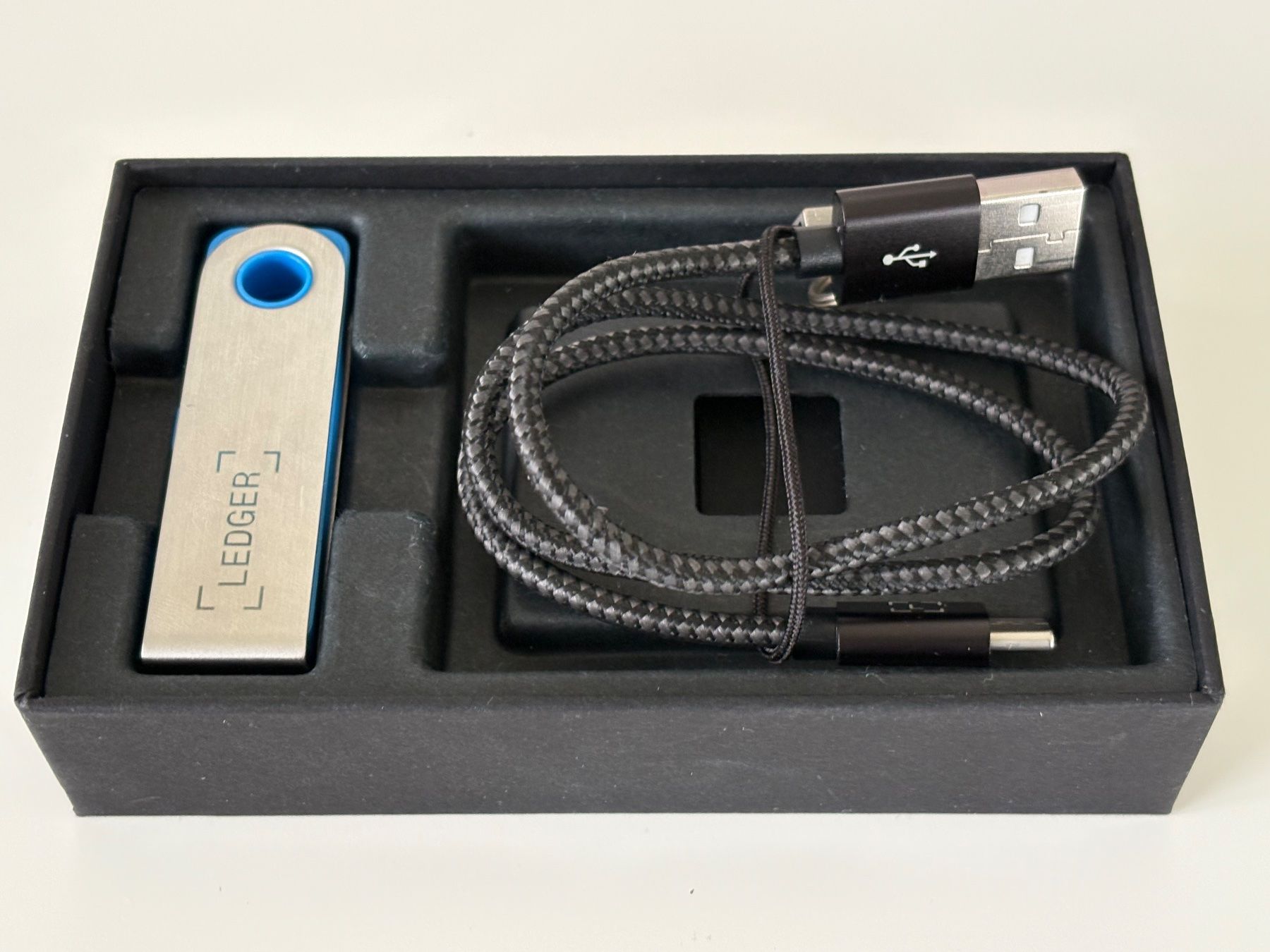 Ledger Coin Miner: Ledger Nano S Plus - Portefeuille crypto SÉCURISÉ – Usato da Lausanne venduto da opi_92cn