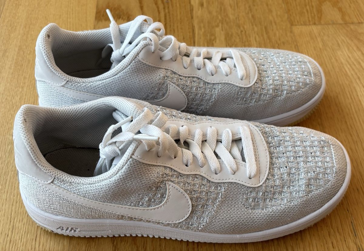 Nike Herrenschuhe: Nike Air Force Flyknit - 44.5 – Gebraucht aus Zürich von Gotta-Sell-It-All