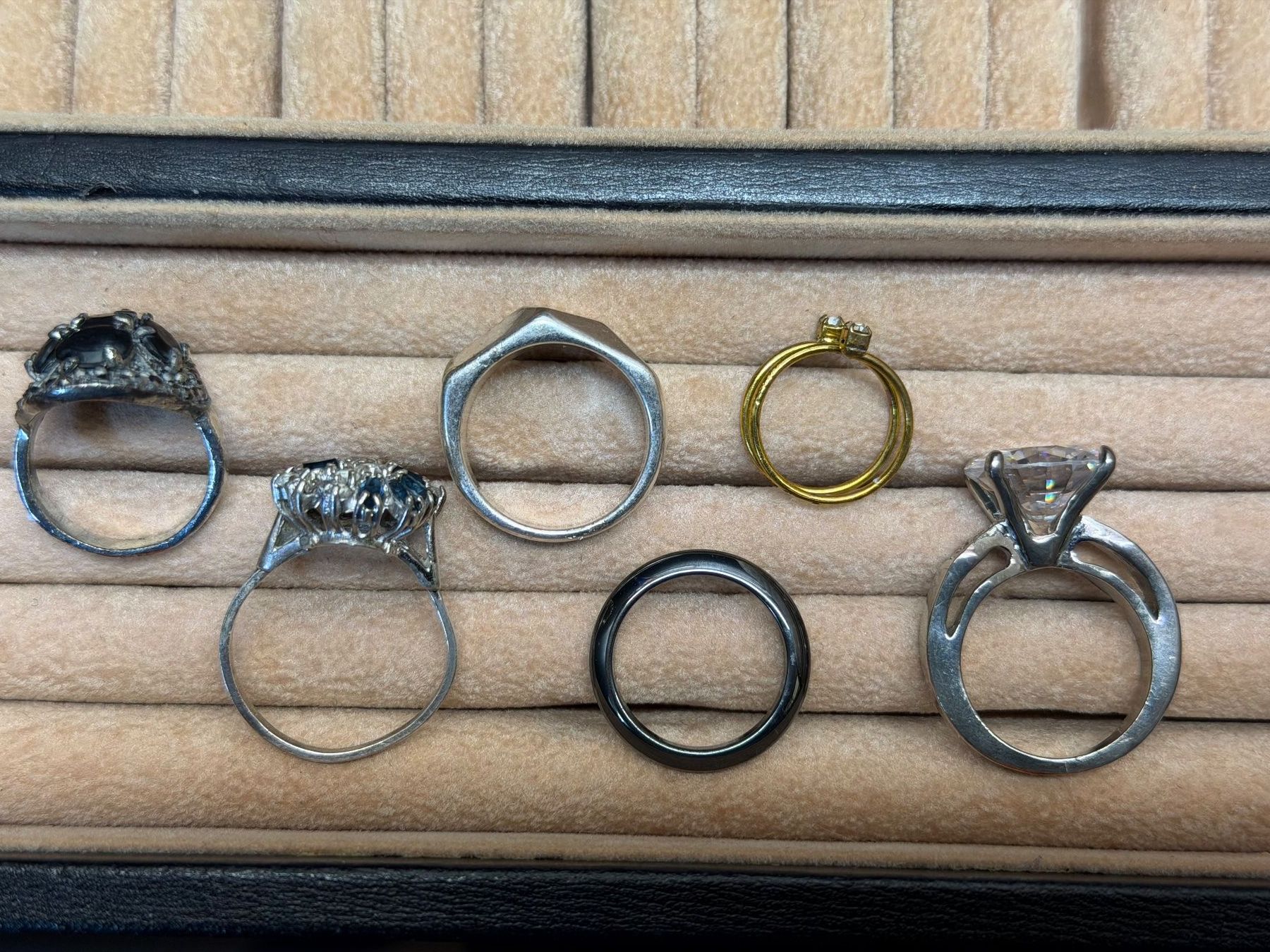 Anelli: 6 RINGE MODESCHMUCK – Usato da Matzingen venduto da Puhbaerli 6