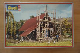 Revell 2063 HO Fachwerkhaus Scheune im Bau; passt zu Faller