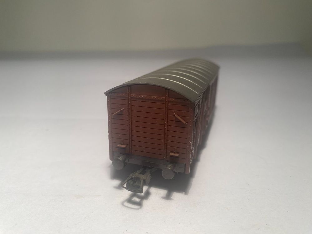 ROCO, Geschlossener Güterwagen braun SNCF DC Achsen 3