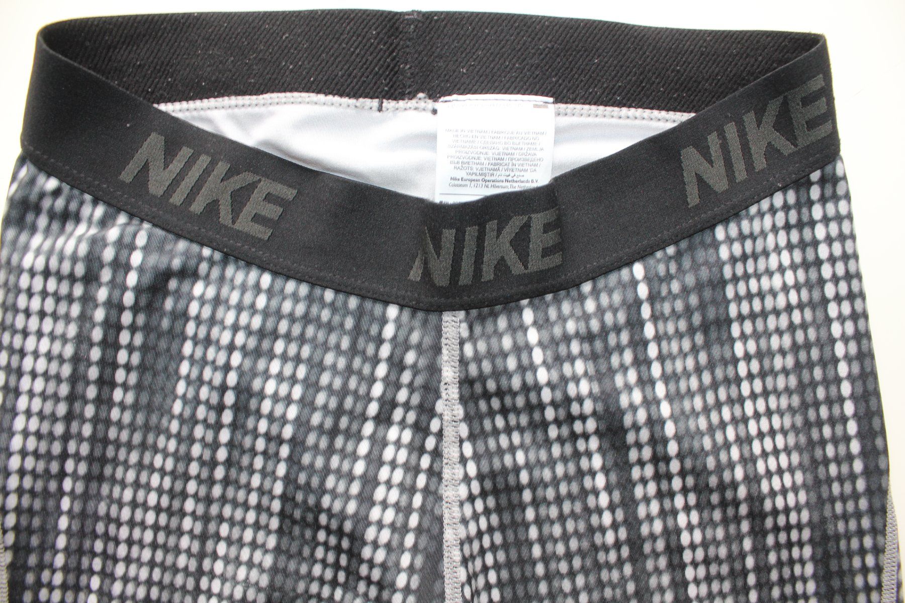 Nike Leggings: Legging Nike   DRI-FIT    t.S – Gebraucht aus Peseux von Gilloss 2