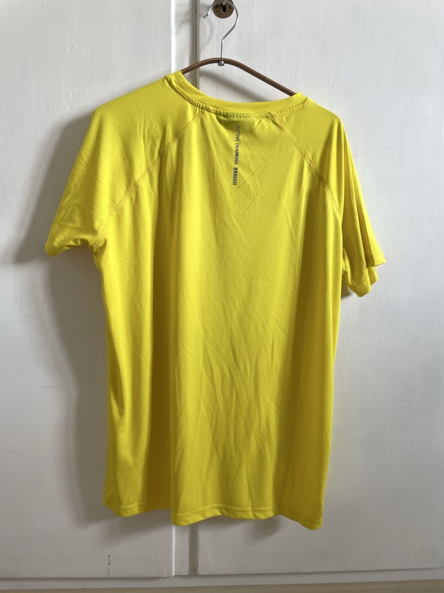 T-shirts: Sportshirt Gelb S – Neuf (Voir description) à Bremgarten AG par fhr.11 2